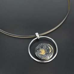 Collier »Himmelsscheibe von Nebra«.