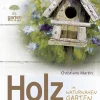 Holz im naturnahen Garten.