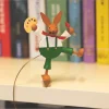 Pendelfigur Osterhase »Eiermaler«.